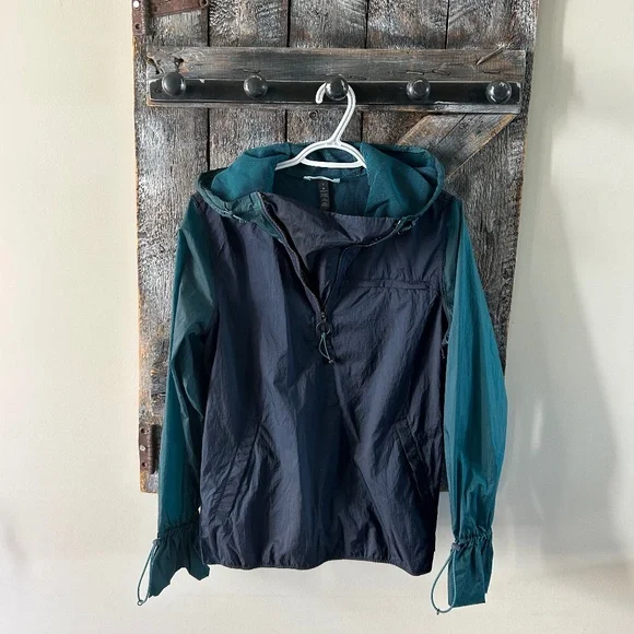 Men's Lululemon Roksanda Half Zipper Light Weight Pullover Jacket w/Hood - Picture 1 of 4